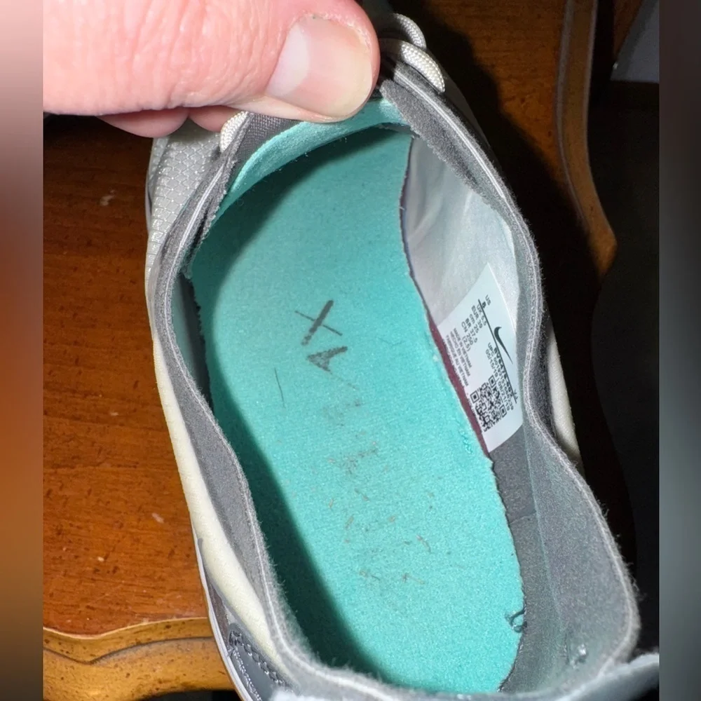 Nike Air Max Dia SE Women’s Size 8